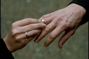 Halvdelen af alle ægteskaber i Danmark ender i skilsmisse. Kun få tager højde for det.