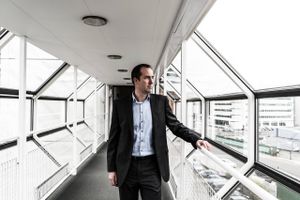 Mads Kaagaard, øverste chef for PFAs private kunder og PFA Bank, står og spejder efter nye kunder til banken. Foto: Casper Holmenlund Christensen. 