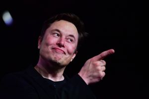 I føljetonen om Elon Musks Twitter er der onsdag blevet føjet endnu et kapitel til, da de resterende medarbejdere på det sociale medie blev mødt med et ultimatum: Du skal arbejde lange, hardcore dage. Ellers bliver du fyret.