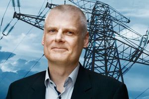Energikæmpen Seas-NVE har fået ryddet op i en sag, hvor koncernen hyrede sig selv til overpris. Det sker forud for det politisk sprængfarlige salg af Ørsteds elnetselskab Radius, som Seas-NVE bejler til.