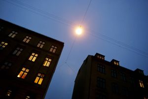 Priser på huse og ejerlejligheder er steget med 17, 8 procent det seneste år. På Nyelandsvej på Frederiksberg koster 83 kvadratmeter omkring 2, 8 millioner kroner. Aften i København. boligmarked Foto: Miriam Dalsgaard
