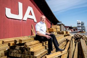 Købmand Jørgen Andersen står i spidsen for familieselskabet, som driver flere byggemarkeder på Sjælland og et Meny-supermarked i hjembyen Måløv. Foto: Stine Bidstrup   