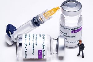 Regeringen har ifølge en pressemeddelelse fra Udenrigsministeriet besluttet at stille 55.000 doser af AstraZeneca vaccinen til rådighed for grænseregionen Slesvig-Holsten som udlån.