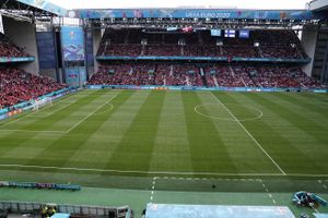 Parken Sport & Entertainment, der dækker over Lalandia og FC København, kæmper med et underskud på 80 mio. kr. i første halvår af 2021. Selskabet fastholder dog forventninger til hele årets resultat på 0-50 mio. kr.