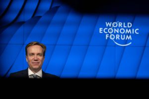 »For os har det altid været et adelsmærke, at parter, der kan have svært ved at tale med hinanden til hverdag, ikke bare kan mødes i Davos, men også høre andre interessenters mening om de anliggender, der skiller dem,« siger Børge Brende, præsident for World Economic Forum. Foto: WEF/Pascal Bitz