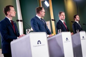 Selvom regeringen stillede op med fire ministre til pressemøde om dansk økonomi mandag, var der ikke mange konkrete udmeldinger. 