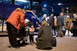2.754 flygtninge fra Ukraine blev i juni ansat i danske virksomheder. Scandic Hotels og ISS er to af de virksomheder, der har taget imod den ekstra arbejdskraft med åbne arme. 
