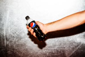 Mens den samlede sodavandskategori ikke rigtigt rykker sig, stiger salget af de sukkerfrie udgaver markant. Forandringens vinde mærker man hos Royal Unibrew, hvorfra der bliver sendt sukkerfrie varianter af Faxe Kondi og Pepsi på markedet.