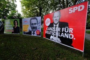 Analyse: SPD, De Grønne og FDP indledte torsdag sonderinger om en koalition. En sådan regering har bred opbakning, men djævelen ligger i den politiske detalje.