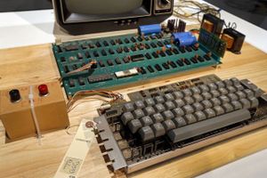 Er denne gamle computer virkeligt op til fem millioner kroner værd? Det tror stort auktionshus.
