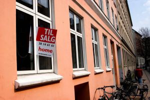 Udbuddet af ejerlejligheder i Aarhus Kommune er skrumpet med næsten en fjerdedel på et år, viser tal fra Boligsiden.dk, og priserne har fået et nøk opad.