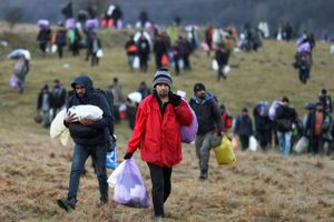 En styrket grænsekontrol ved EU's ydre grænse har ført til, at tusindvis af migranter er strandet i Bosnien-Hercegovina. Sne og en nedbrændt lejr forværrer situationen.