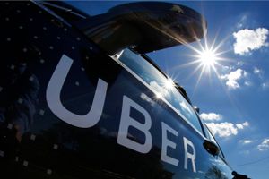 Uber vil udvikle en app, der kan fortælle chaufførne om kunderne er meget fulde, inden de samler dem op. Foto: AP Photo/Gene J. Puskar