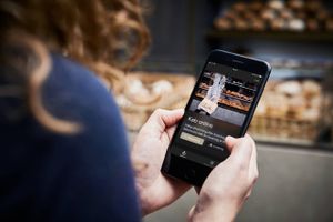 Coronakrisen får nu både Lagkagehuset og Meyers Bageri til at give kunderne muligheden for at handle brød og kager online. Nedlukningen har samtidig givet takeaway-platformen Bakerlane luft under vingerne. 