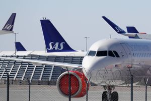 SAS kommer til at mangle mellemstore fly, som skal placeres i selvstændigt selskab. Flyene afgør, om SAS vil krympe eller vokse, siger koncernchef Rickard Gustafson. Piloterne kalder det en krigserklæring.