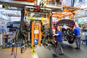 Når bilindustrien har problemer, har tysk økonomi det ikke godt. Foto: AP/Christophe Gateau