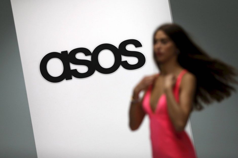 Den britiske modekoncern Asos har digitalt salg til forbrugere i en lang række lande rundt om på kloden. Foto: Suzanne Plunkett/Reuters/Scanpix.  