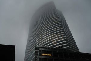 Den store amerikanske investeringsbank Goldman Sachs vil fyre op imod 4000 ansatte. Fyringerne kommer som følge af den generelle nedtur, der har præget Wall Street og de finansielle markeder året igennem. 