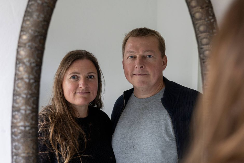 Henriette og Søren Sørensen har børn og hus sammen, men hver deres penge. 1.000 mennesker i parforhold har svaret på, hvordan de deler de faste udgifter og dem til sjov og ballade. Det er ellers et pinligt og tabulagt emne.