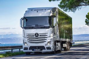 Daimler-koncernen med bl.a. Mercedes-Benz lastbiler beklager nu sagen, der dog ikke får konsekvenser for topledelsen. Foto: Daimler