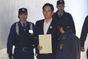 Samsung-arving Jay Y. Lee er løsladt efter knap et års fængsel i forbindelse med korruptionsskandale.