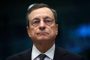 MarioDraghi lover nu, at ECB er parat til både at sænke renten op genoptage støtteopkøbene af statsobligationer. Foto: AP/Francisco Seco