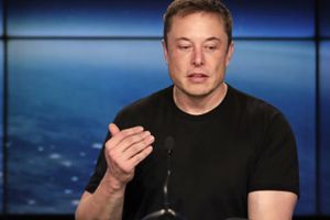 Sammenligningerne mellem Elon Musk og Steve Jobs holder ikke, siger Gates i et nyt interview.