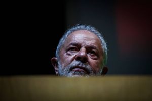 Når den venstreorienterede Lula overtager præsidentposten i Brasilien i det nye år, vil Latinamerikas største økonomier alle været ledet af venstreorienterede præsidenter. Det tegner dog til, at venstredrejningen vil blive brudt næste år, da den højreorienterede opposition er favorit til at vinde præsidentvalget i Argentina i oktober.   