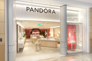 Pandora har opjusteret flere gange i løbet af 2020. Smykkekoncernen har været hårdt ramt af butikslukninger pga. af coroina, men på den anden side har forbrugerne haft flere penge til online smykker i stedet for at kunne tage på ferie eller restaurant. PR-foto.