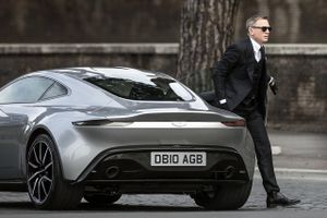 Daniel Craigs sidste optræden som James Bond i filmen "No Time to Die" er igen blevet udate på grund af coronakrisen. Her er han James Bond i filmen Spectre. (AP Photo/Angelo Carconi, ANSA, File)