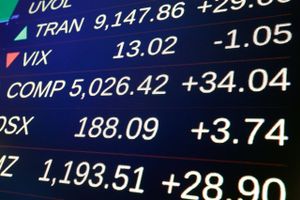 Investorerne tager særdeles let på, at det pengepolitiske pendul nu er ved at vende.
