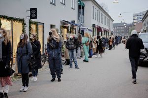 Den såkaldte erhvervstillid er steget, og for flere sektorer var tallene for december bedre end inden krisen. Der er dog et stort men med de nye tal.