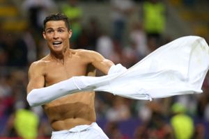 Cristiano Ronaldo skifter til den saudiarabiske klub Al Nassr. Det oplyser klubben på Twitter.