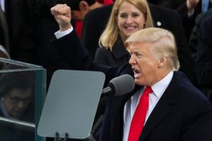 Donald Trump blev svoret som USA's nye præsident den 20. januar. Trump har vakt bekymring med sin hårde, protektionistiske linje. Foto: AP Photo/Andrew Harnik