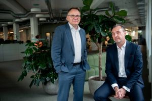 Valcons to direktører, Michael Hjortlund (tv.) og Stig Jessen, erklærede for nylig, at de var klar til at gældsatte virksomheden for at vokse. Nu går de ind i en fusion, der kontrolleres af en kapitalfond. Foto: Marie Ravn
