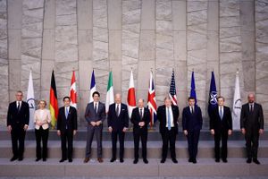 G7 leaders family photo during a NATO summit on Russias invasion of Ukraine, at the alliances headquarters in Brussels, Belgium March 24, 2022. Foto: Reuters/Henry Nicholls/Pool