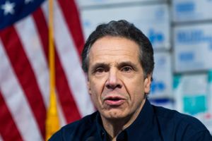 Når New Yorks guvernør, demokraten Andrew Cuomo, taler lige ud af posen, tier selv Donald Trump stille.
