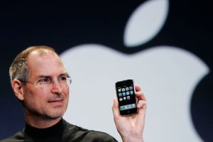 En original iPhone er netop sat på auktion. Ejeren håber på at tjene mere end 80 gange dens oprindelige pris.