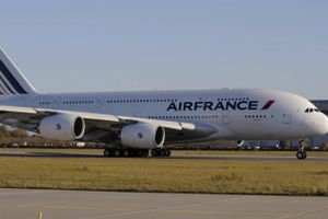 Antallet af passagerer er faldet med 62 procent hos Air France-KLM i første halvdel af året. 