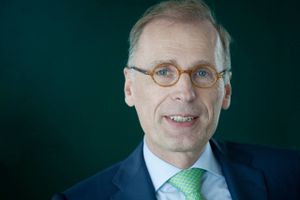 "Man skal passe på med at kalde noget en succes, når man kun er halvvejs. Så det venter vi med", siger Cees 't Hart, der er topchef i Carlsberg på ryggen af et godt halvår. Foto: Nana Riemers.