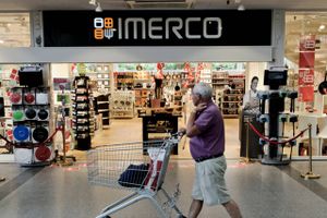 Isenkræmmerne er under hårdt pres, og det kan lukke butikker. 