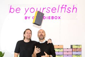 Goodiebox blev stiftet af Nikolaj Leonhard-Hjort (tv) og Rasmus Schmiegelow (th). Foto: Goodiebox