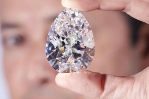 En uhyre sjælden diamant på størrelse med et Anton Berg påskeæg er på vej på auktion hos ét af verdens mest kendte auktionshuse. 