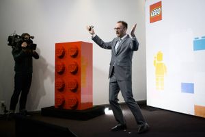 Selvom Legos omsætning bakker i første halvår, var det rigtigt at investere milliarder af kroner i et betydeligt større produktionsapparat. Væksten kommer tilbage, er Lego-formanden Jørgen Vig Knudstorp overbevist om.