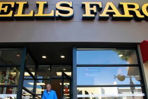 Amerikanske Wells Fargo åbnede konti for kunder uden deres vidende for at opnå salgsmål. 