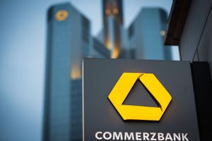 Nye regler har fået tyske Commerzbank til at se nærmere på mulighederne for at få robotter til at skrive aktieanalyser.