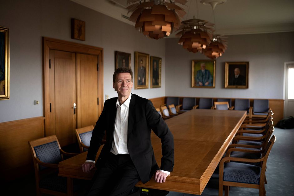 Ledelserne i de to andelsejede koncerner Norlys, Nrgi og Andel vil blive afkrævet svar og løfter om bonusloft, når de møder deres ejere ved repræsentantskabsmøderne senere i april.  