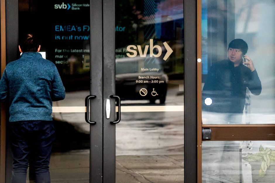 Krisen i Silicon Valley Bank (SVB), Signature Bank og Credit Suisse har sendt rystelser igennem aktiemarkedet, hvor bankaktierne er braget ned.
