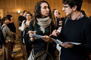 Manglen på medarbejdere er så omfattende, at tiden kalder på et nationalt kompromis om arbejdskraft, lyder opfordringen fra kommunerne og Dansk Industri.