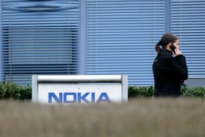 Nokia er i gang med at overtage franske Alcatel-Lucent for op mod 85 mia. kr. 